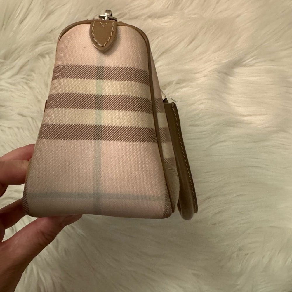 Authentic BURBERRY London pink mini nova check bag - Picture 7 of 10
